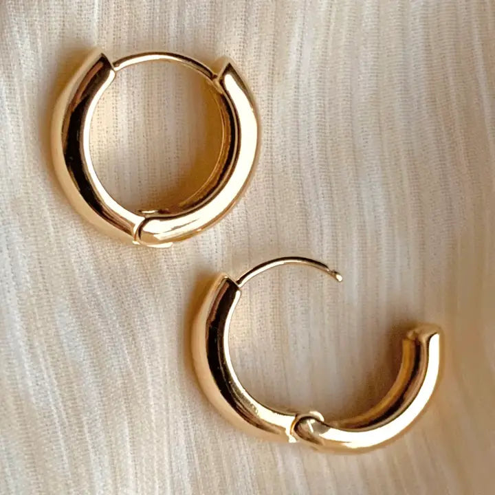 Chubbie Hoops | Gold | Everyday Hoop Earrings | Clasp Hoops